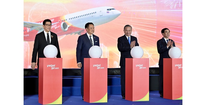 “เวียตเจ็ทไทยแลนด์” ตอกย้ำบทบาทเชื่อมไทย–เวียดนาม ร่วมฉลอง 50 ปี ความสัมพันธ์สองประเทศ พร้อมหมุดหมายแผนรับมอบโบอิ้ง 737-8 50 ลำ และผู้โดยสาร 50 ล้านราย